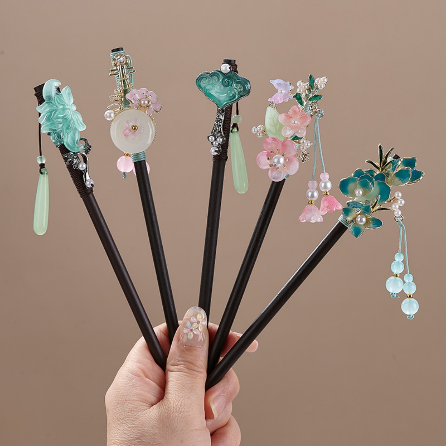 Tech Accessories Women - Vintage-Blumen-Haarnadel für Damen, eleganter Haarstab aus